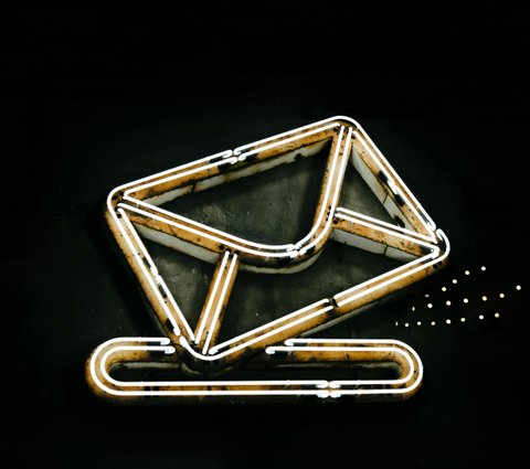 envelope symbol